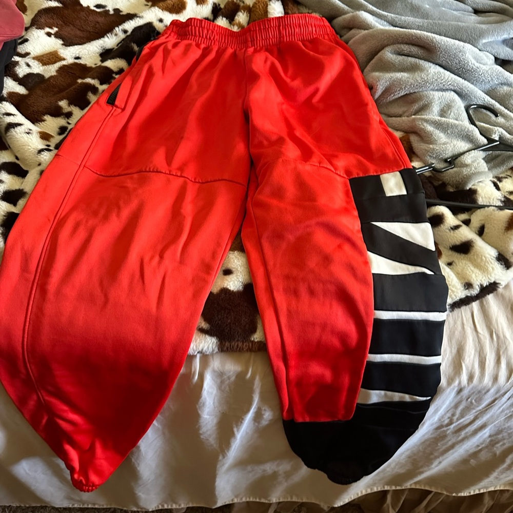 Nike sweats red